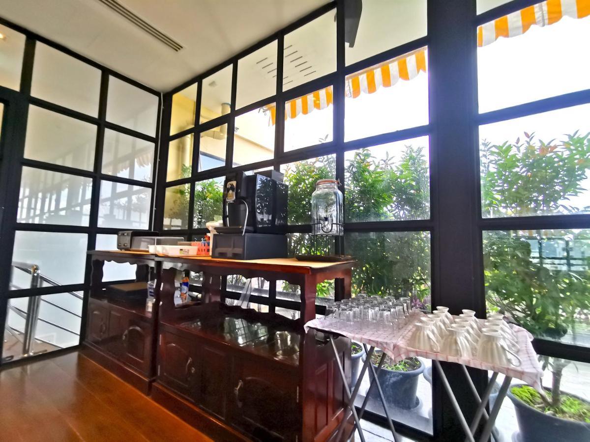 Lertnimit Boutique Hotel HHQ Exterior photo